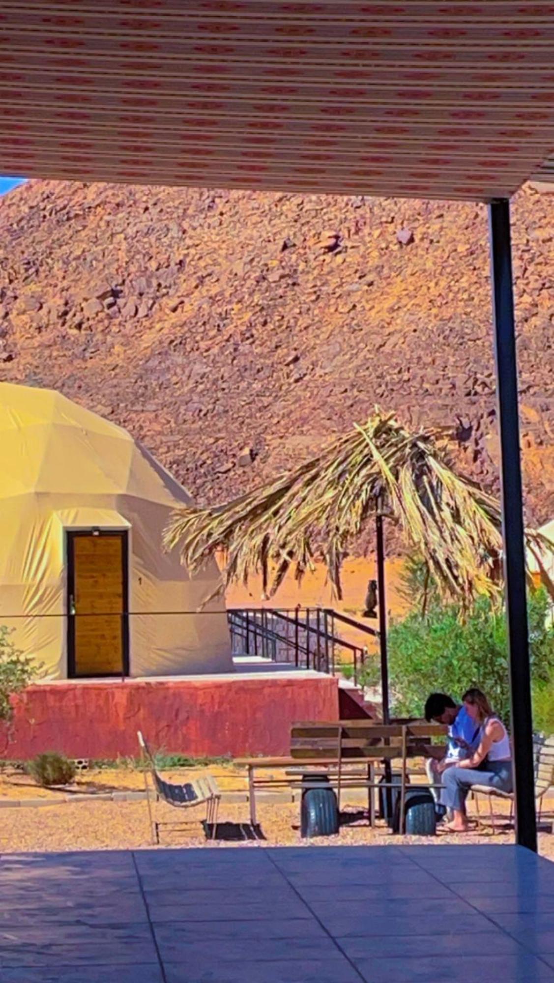 Adel Rum Camp Bubbles Wadi Rum Exterior photo